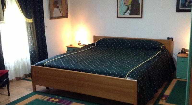 Art Hotel Nirvana Тирана Екстер'єр фото