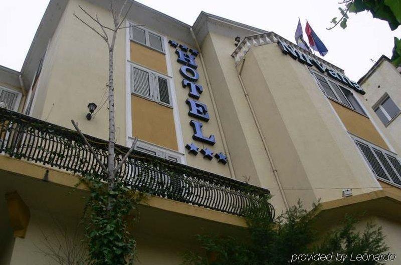 Art Hotel Nirvana Тирана Екстер'єр фото