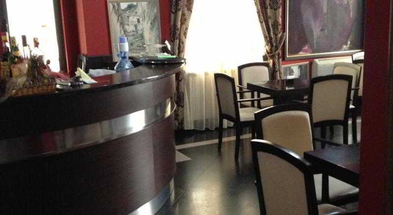 Art Hotel Nirvana Тирана Ресторан фото
